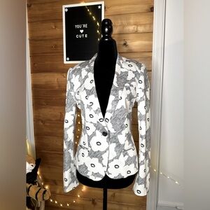 31. RWCO Floral Black & White Blazer Stretch Lining Size 6